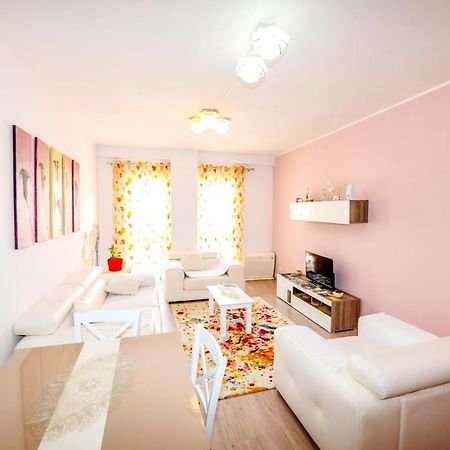 Happy Stories' Apartment In City Centre Shkoder Luaran gambar